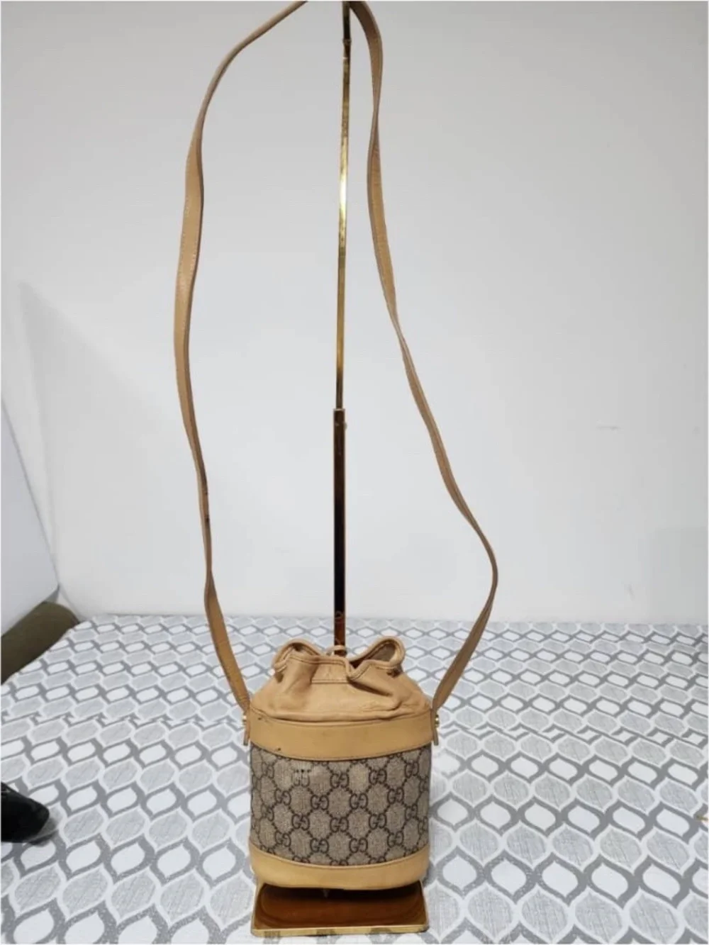Authentic GUCCI Vintage Monogram Canvas Mini Drawstring Bucket Bag Brown/Beige - Picture 4 of 13